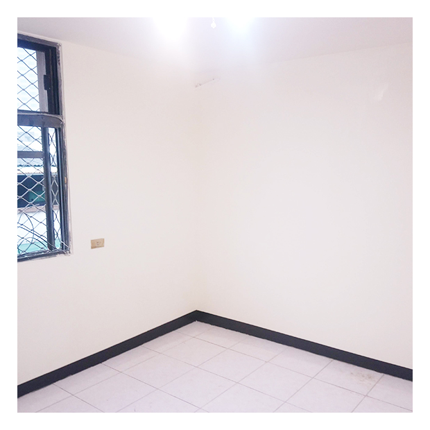 吳鳳路邱小姐-綜合工程-完工實景，經過我們專業團隊的全面施工，原本破損嚴重的房間煥然一新